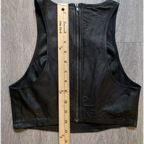 BCBGeneration Crop Tank Black Top Faux Leather Back Zip Size 0 NWT Fast Shipping - Picture 10 of 16